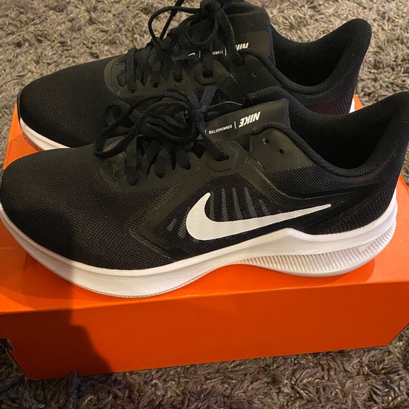nike downshifter 4e